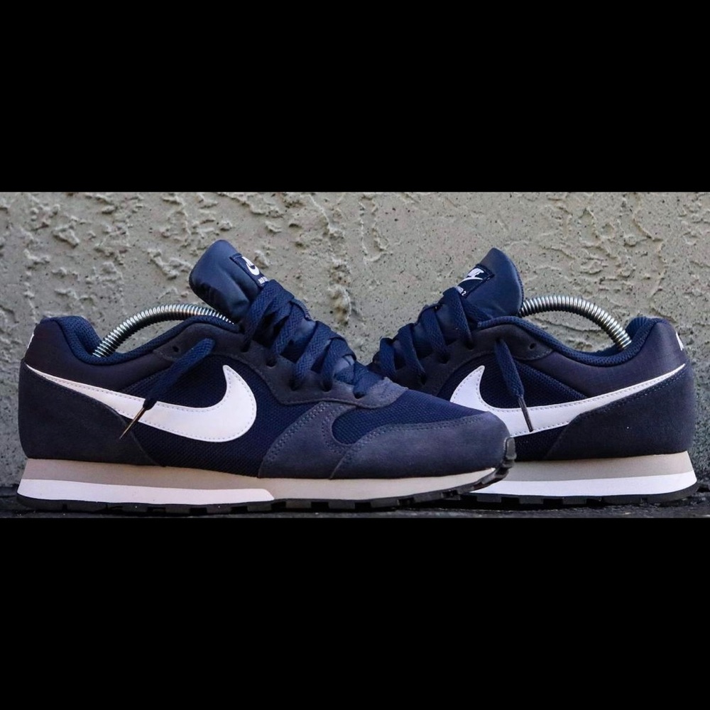 NEW Nike MD Runner 2